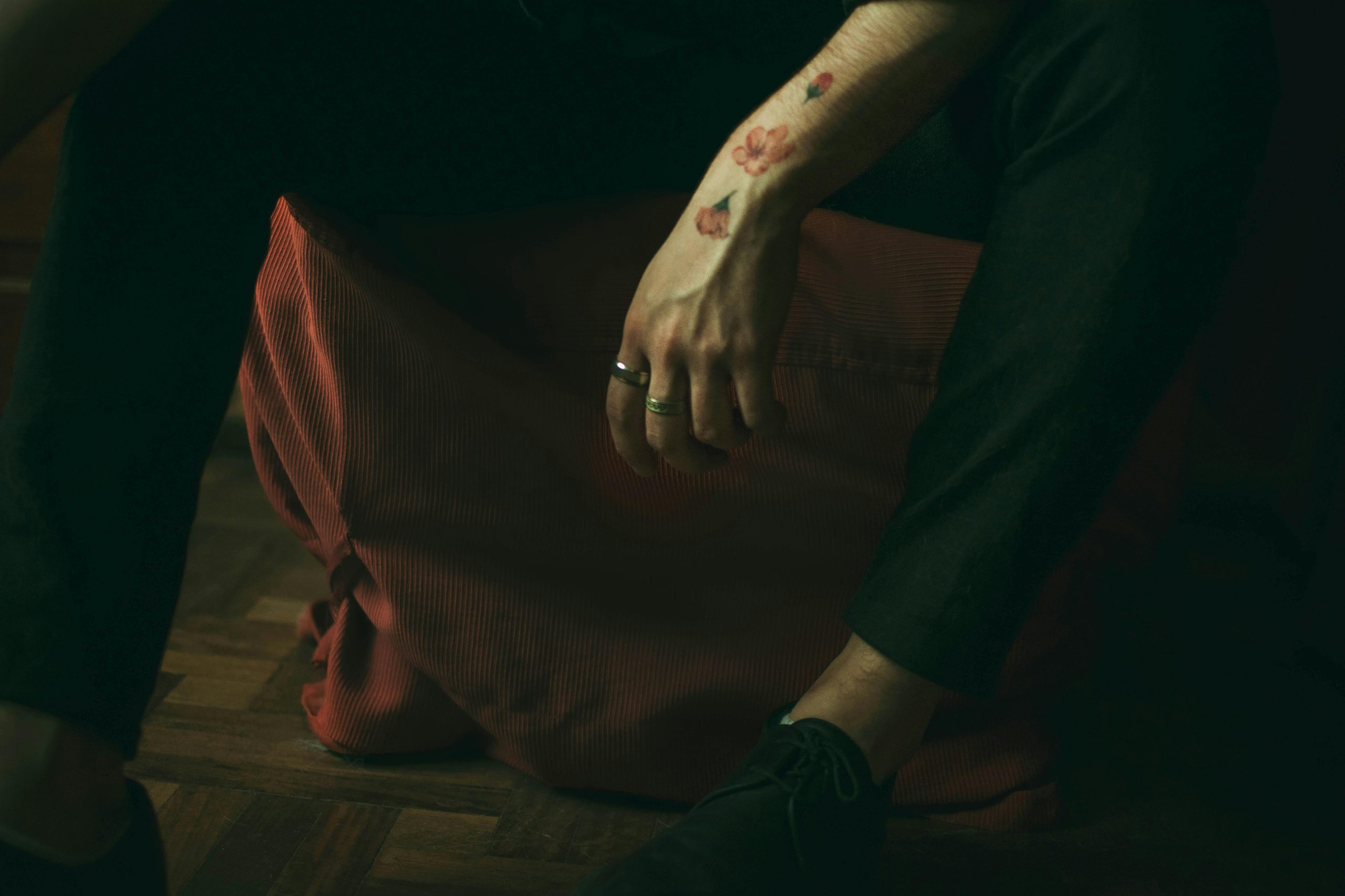 Exploring the Aesthetics of Dark Academia and Preppy Styles