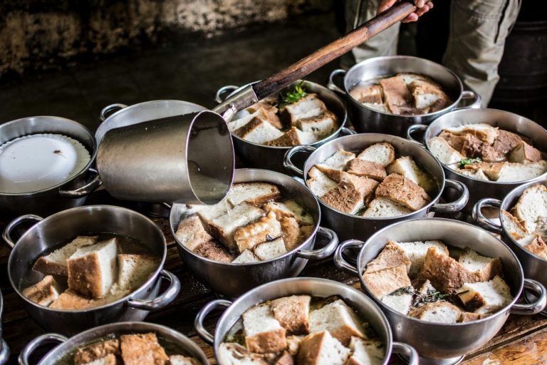 Creating Delicious Meals Using Just a Single Pot