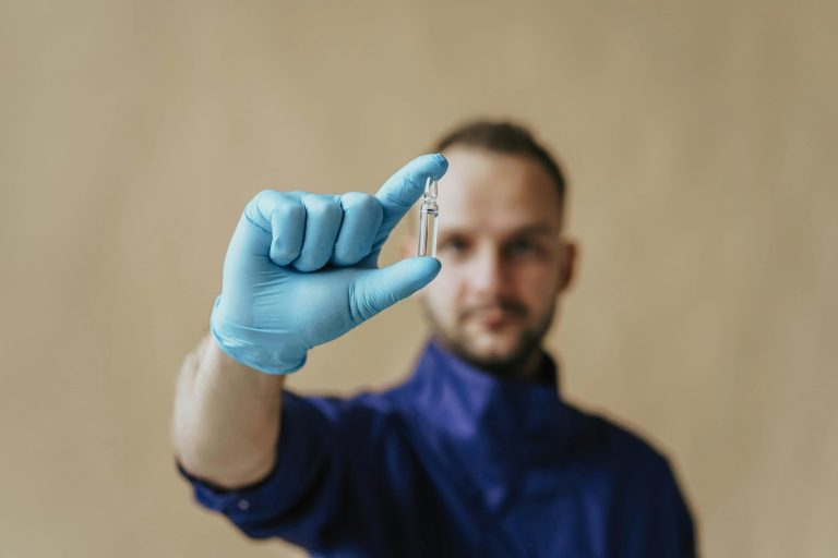 The Science Behind Thermoelectric Cooling in Small Devices