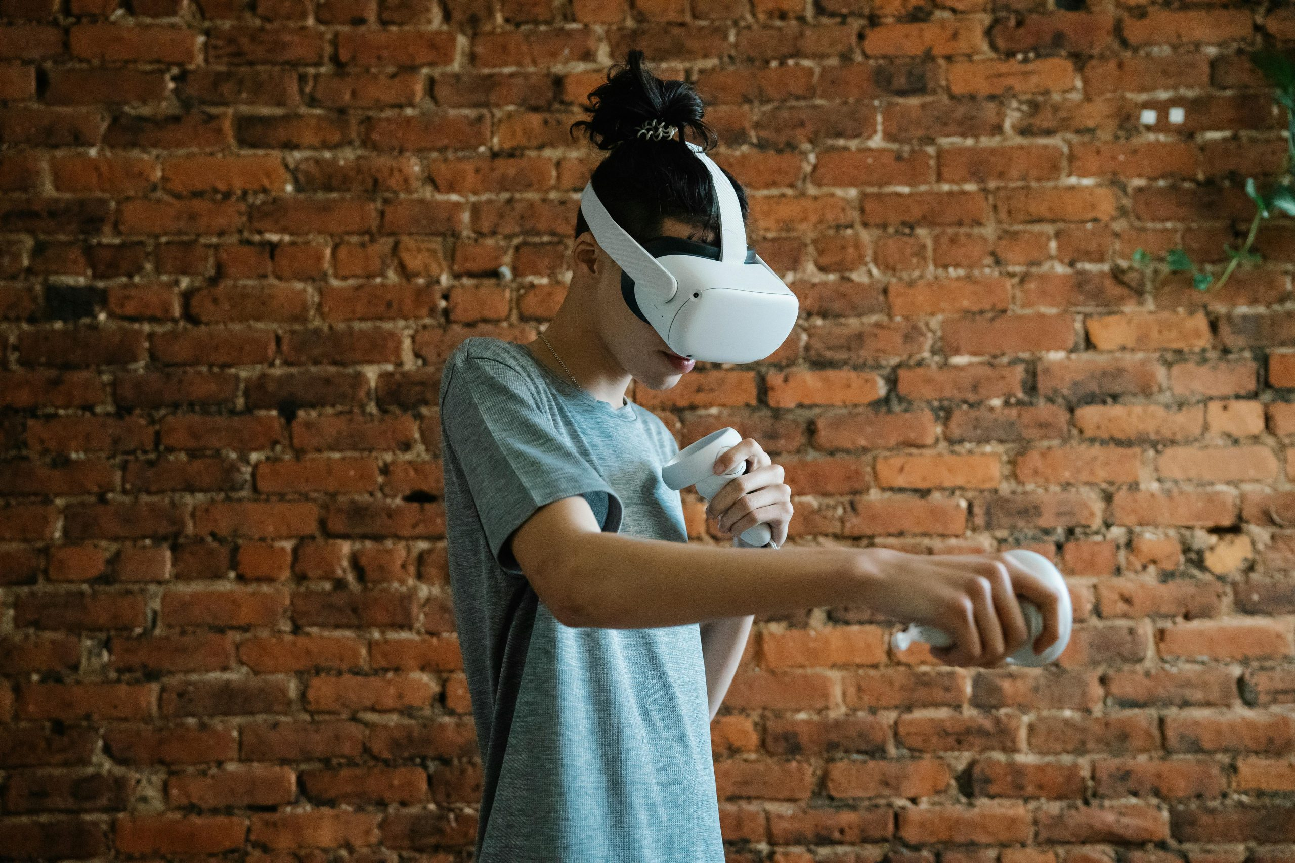 Innovative Use of Virtual Reality in Vehicle Showrooms